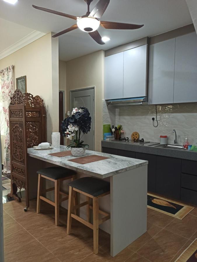 Darney'S Homestay Kg Bangau Tanjung Темерлох Экстерьер фото
