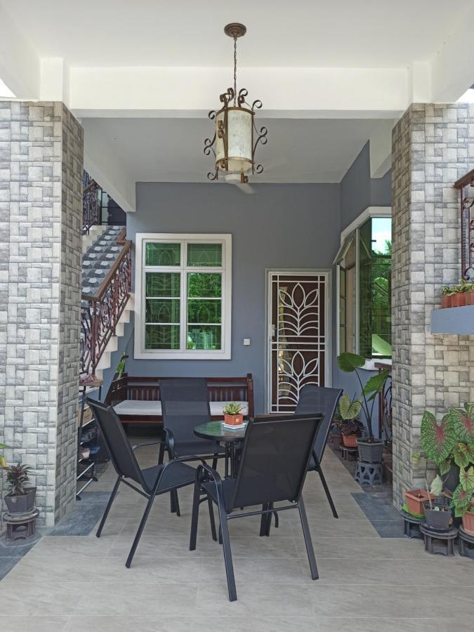 Darney'S Homestay Kg Bangau Tanjung Темерлох Экстерьер фото