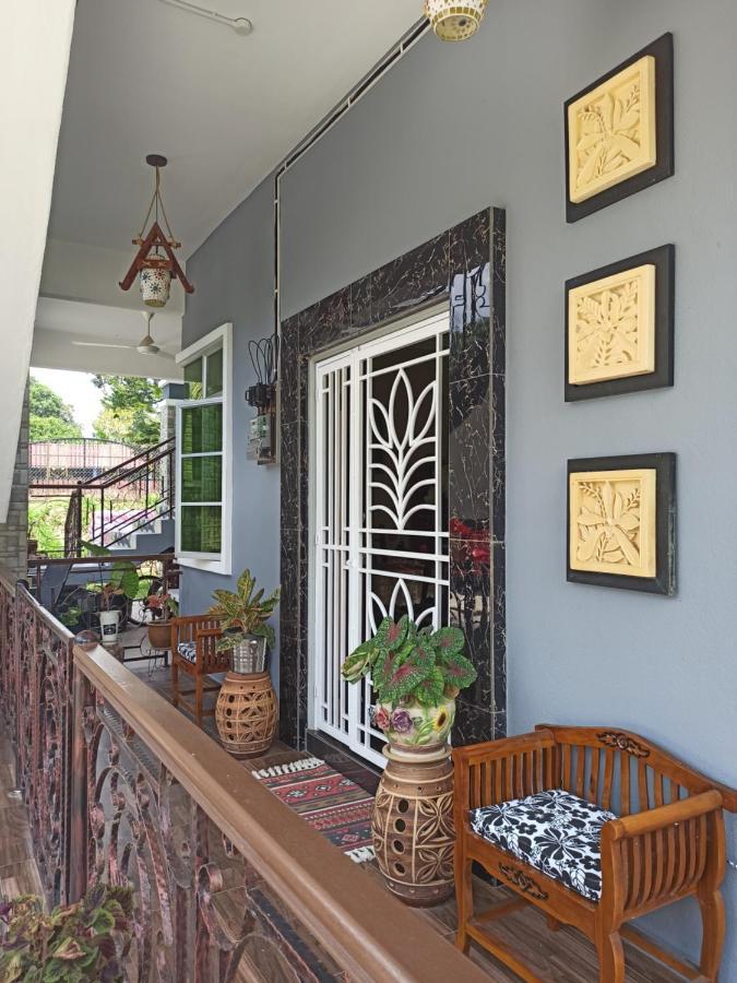 Darney'S Homestay Kg Bangau Tanjung Темерлох Экстерьер фото
