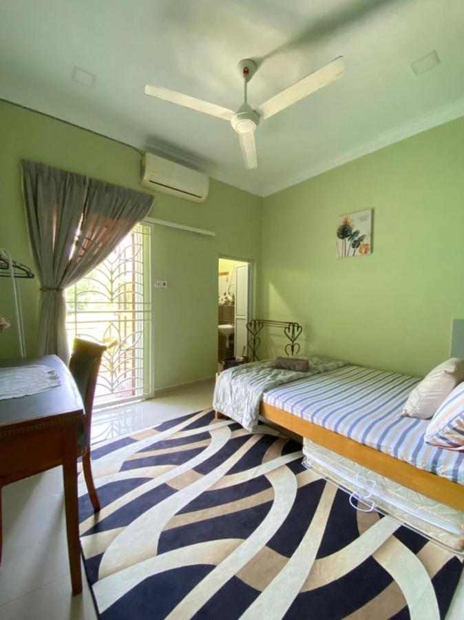Darney'S Homestay Kg Bangau Tanjung Темерлох Экстерьер фото
