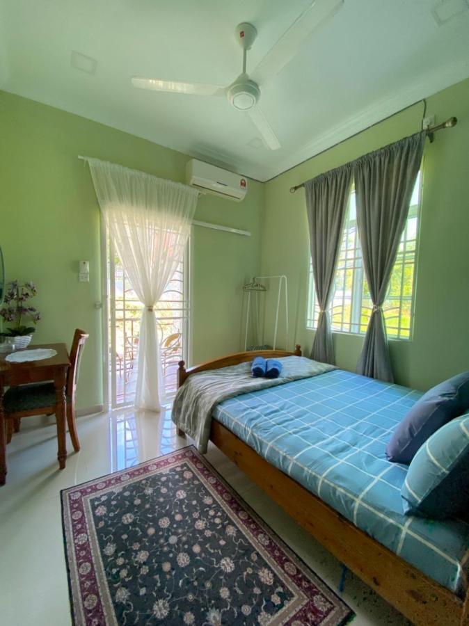 Darney'S Homestay Kg Bangau Tanjung Темерлох Экстерьер фото
